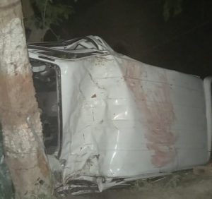 Breaking: बिरौली में पेड़ से टकराई इको वैन,चालक एवं 4 बाराती बच्चे गम्भीर