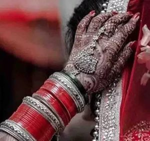 आइईएस अधिकारी बता की शादी, सच सामने आने पर सिर पीटती रही युवती, फिर उठाया बड़ा कदम